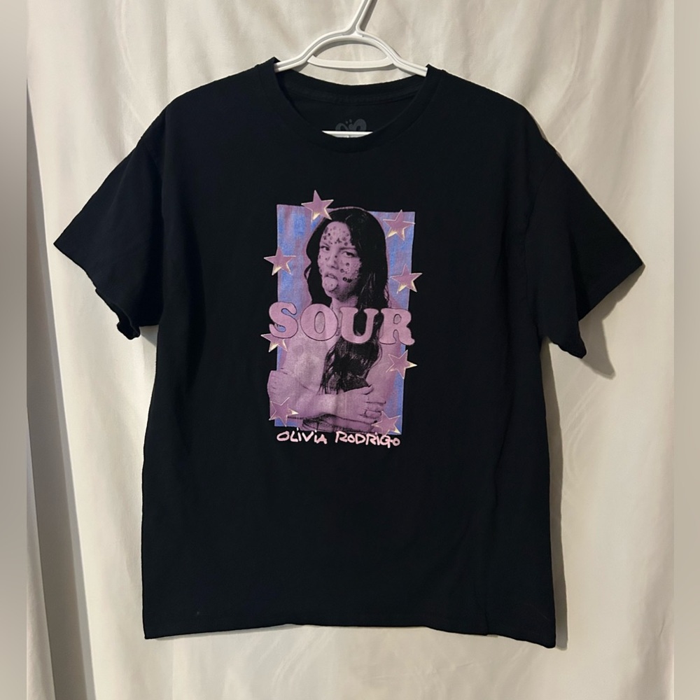 Olivia Rodrigo Sour Men’s Black Graphic Tee